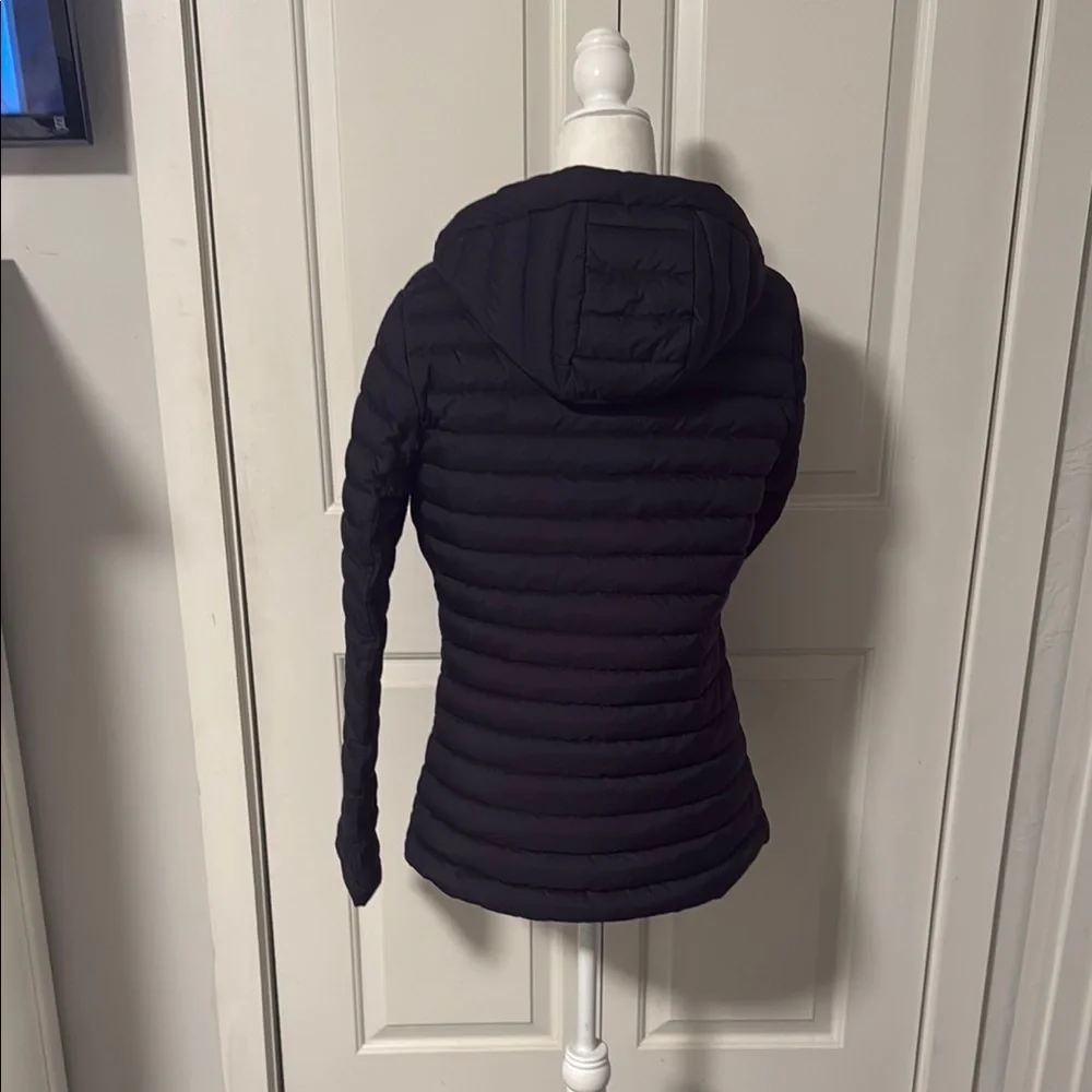 Lulu Lemon Women's Black Quilted Jacket - Picture 3 of 4